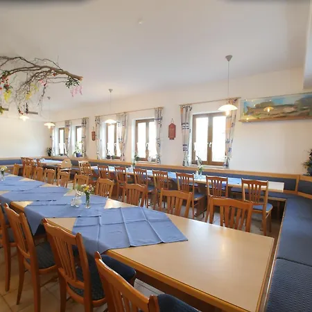 호텔 Wirtshaus Zur Bina 2*